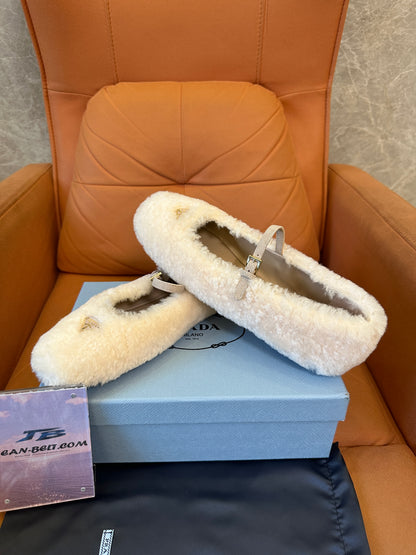 Prada Shearling Mary Jane Flats – Cream