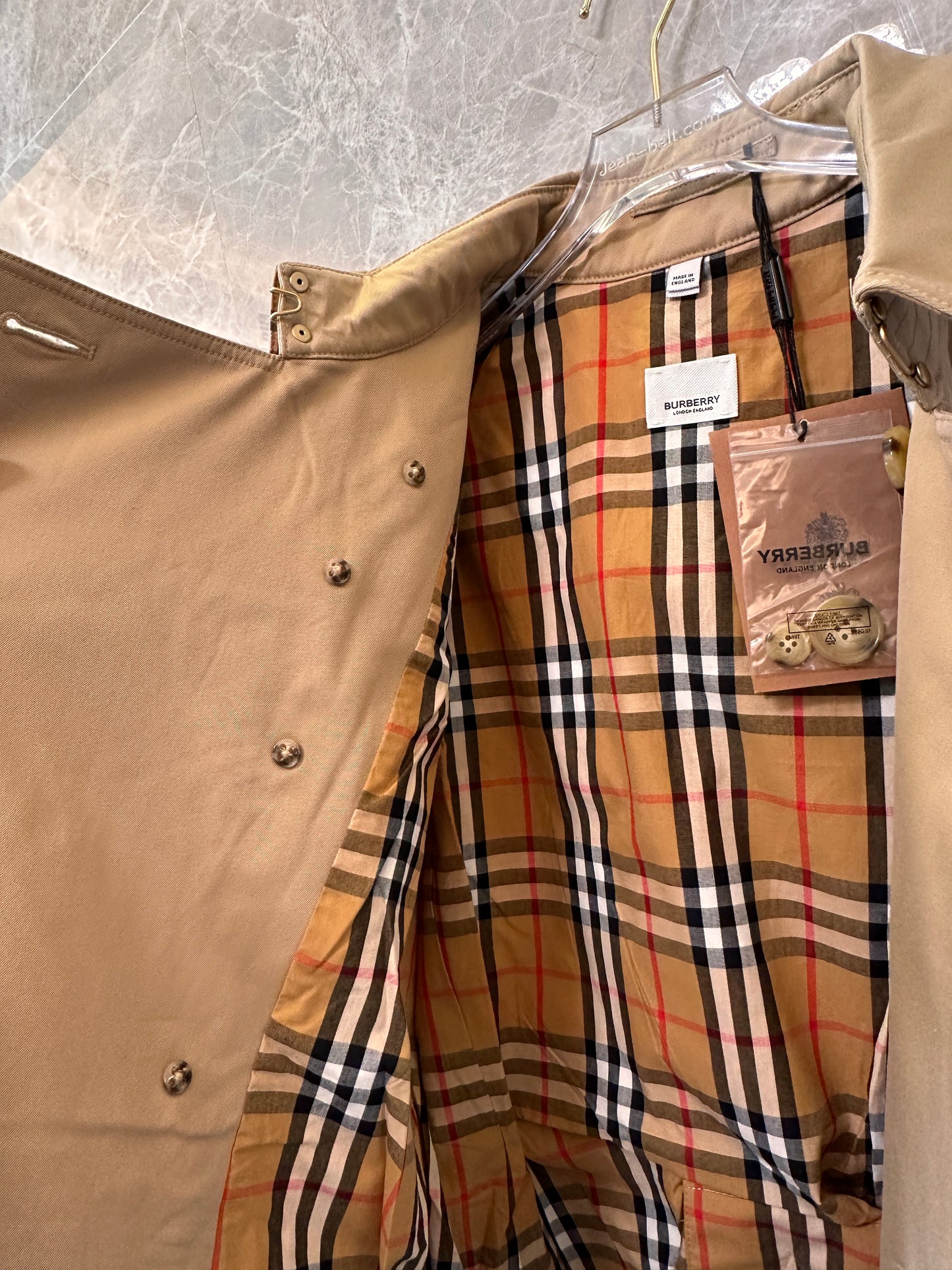 Burberry Men's Classic Double-Breasted Trench Coat
