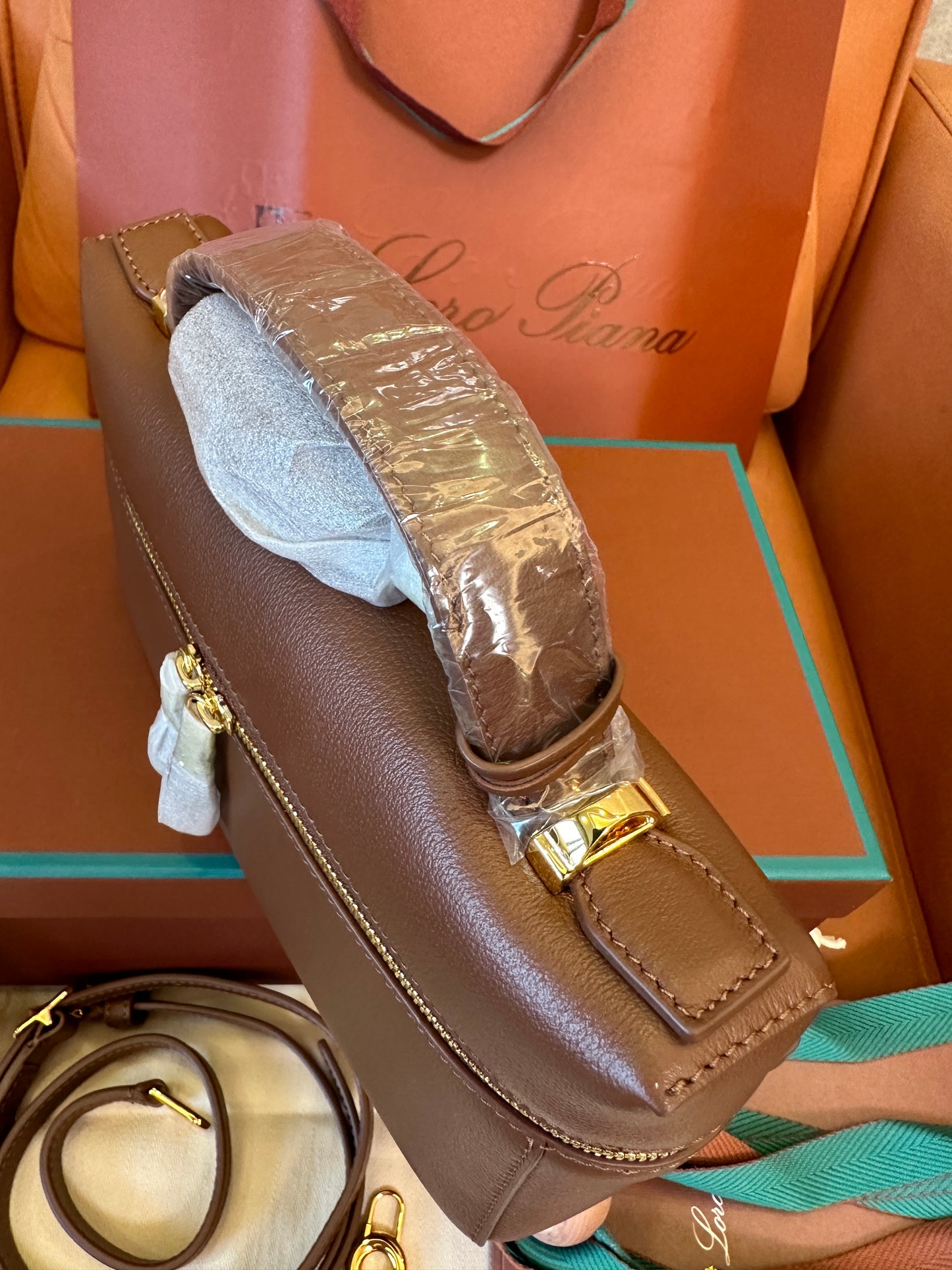 Mala de Mão Loro Piana Classic Box em Pele – Castanha | Mala de Mão Pequena Estruturada