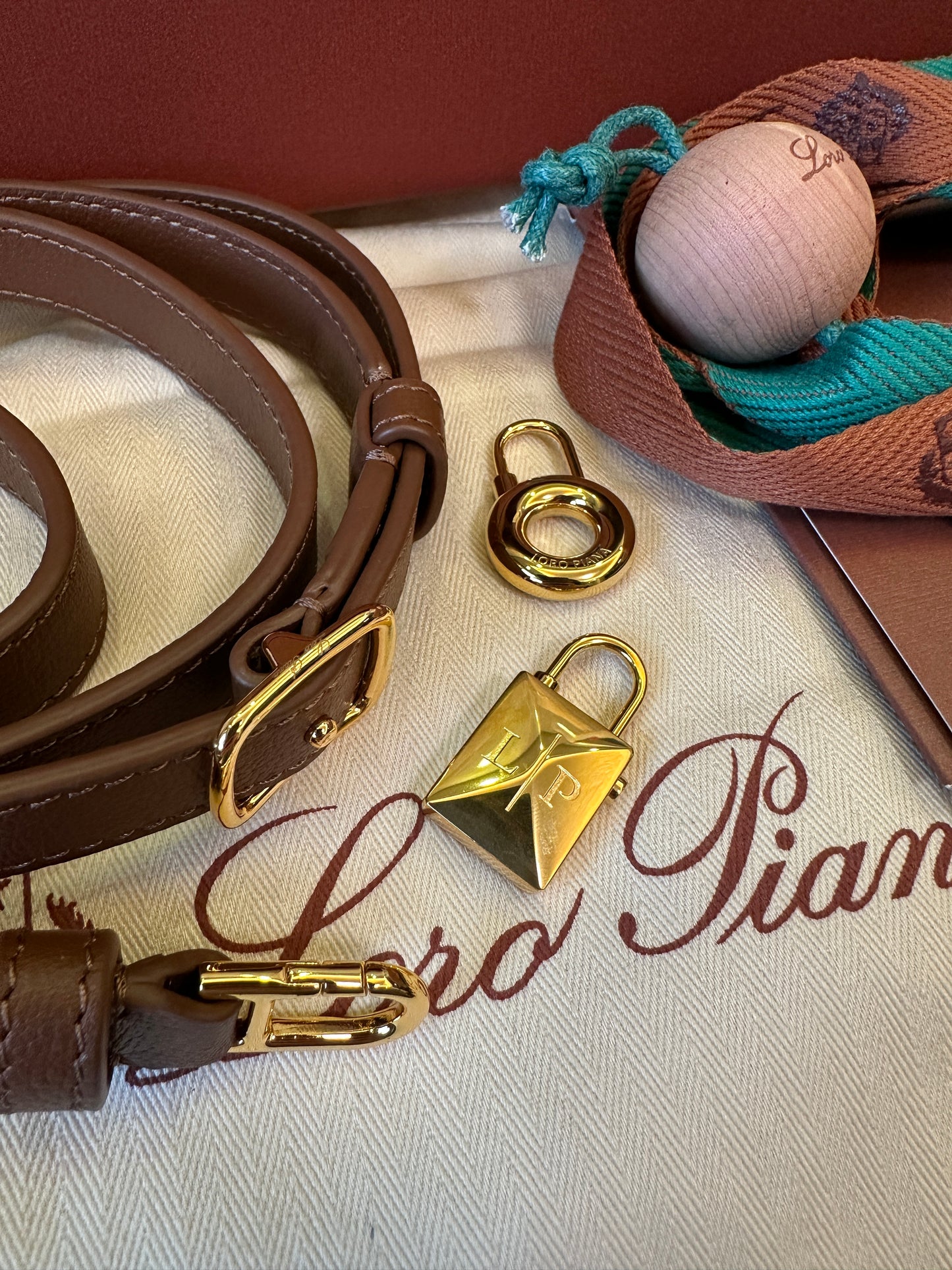 Mala de Mão Loro Piana Classic Box em Pele – Castanha | Mala de Mão Pequena Estruturada