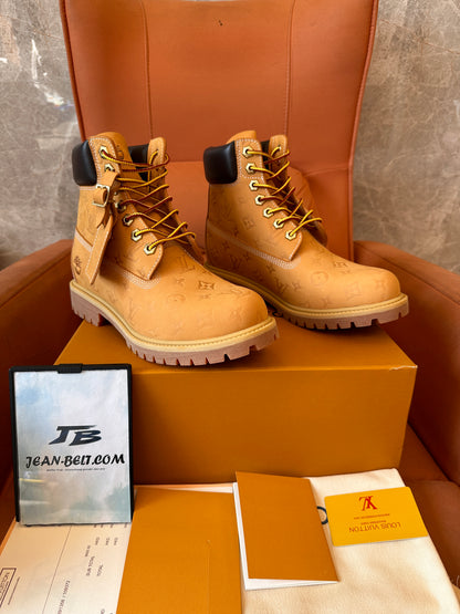 Botas de couro com monograma Louis Vuitton x Timberland em relevo