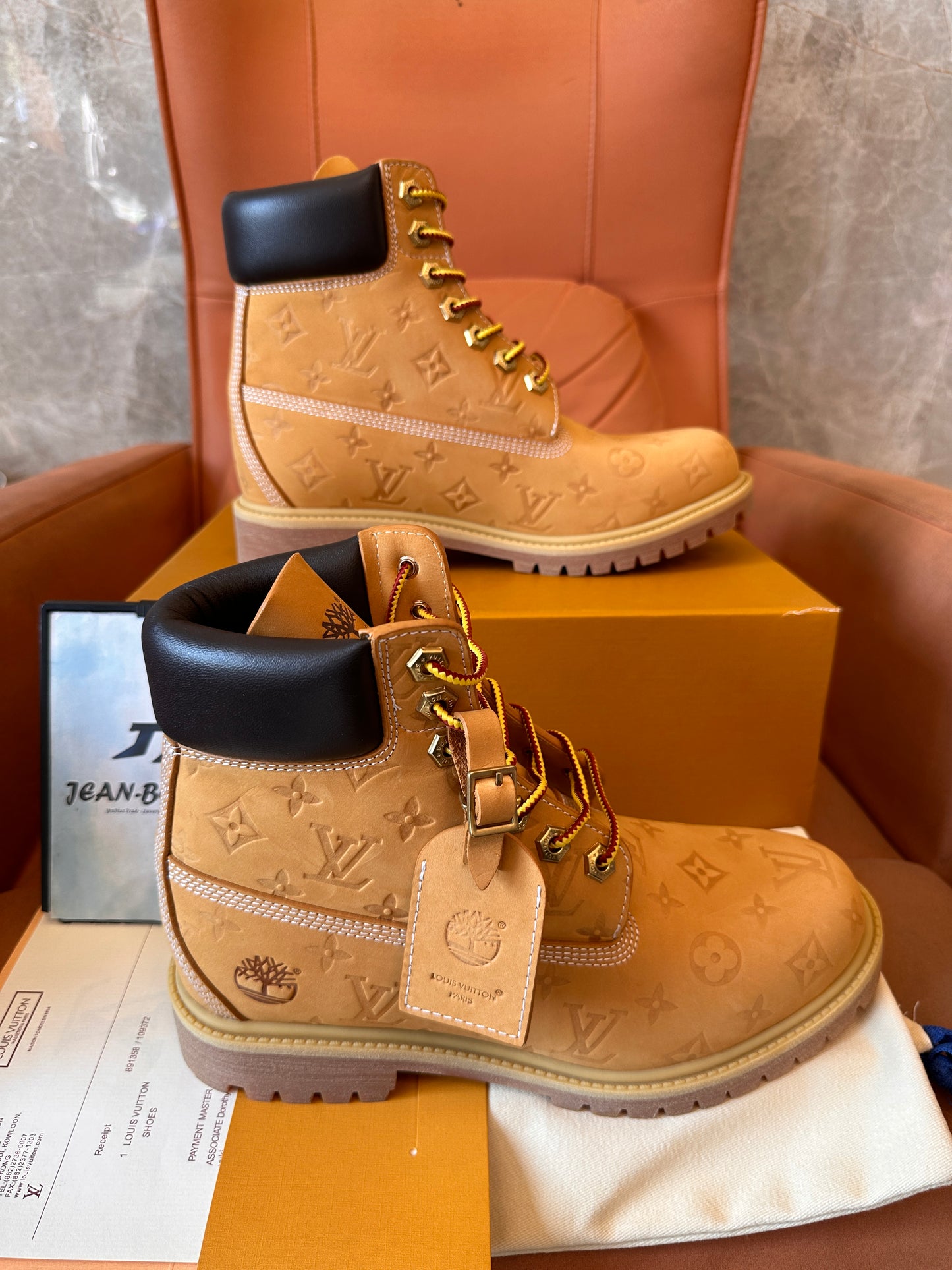 Botas de couro com monograma Louis Vuitton x Timberland em relevo