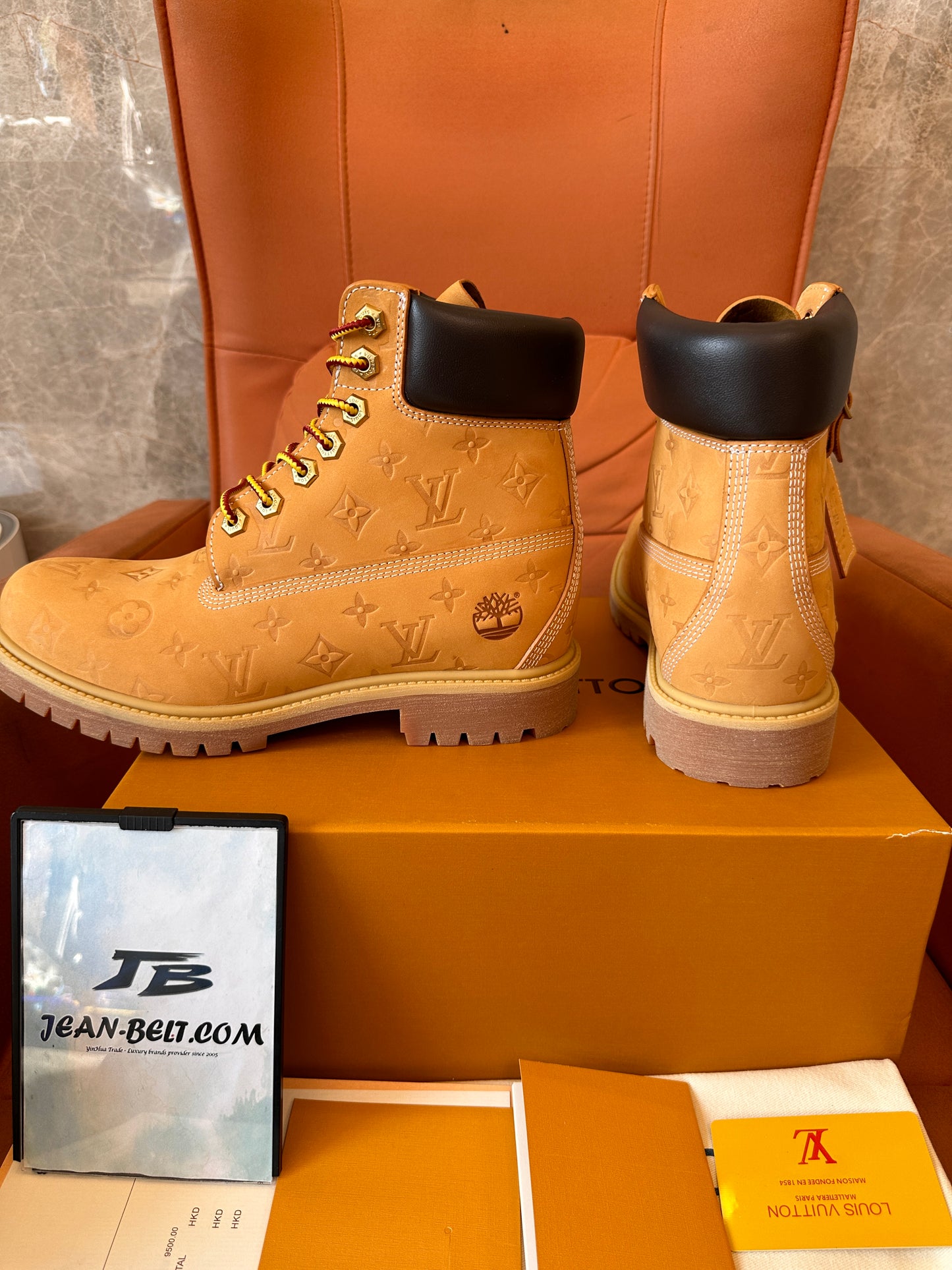Botas de couro com monograma Louis Vuitton x Timberland em relevo