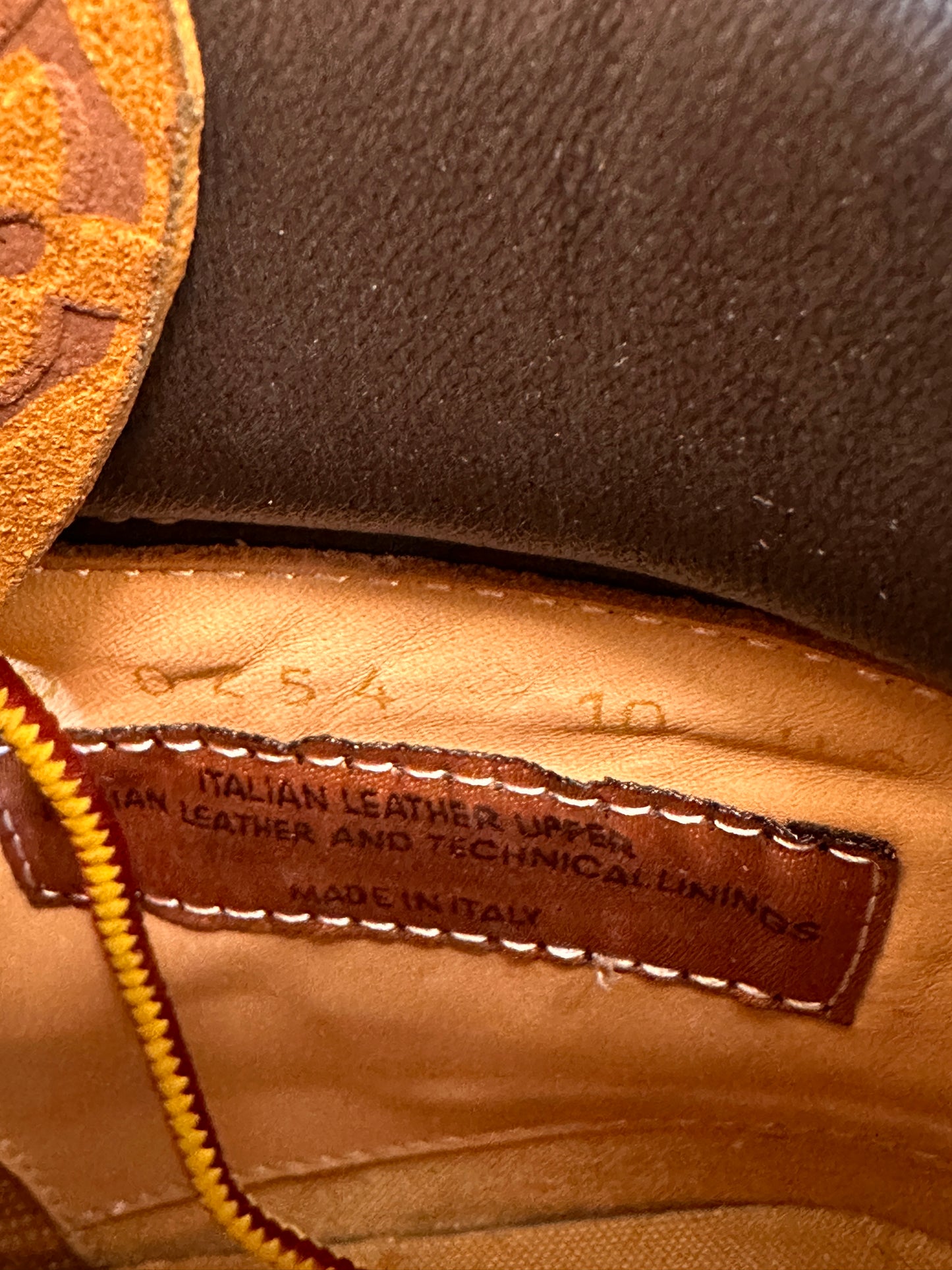 Botas de couro com monograma Louis Vuitton x Timberland em relevo