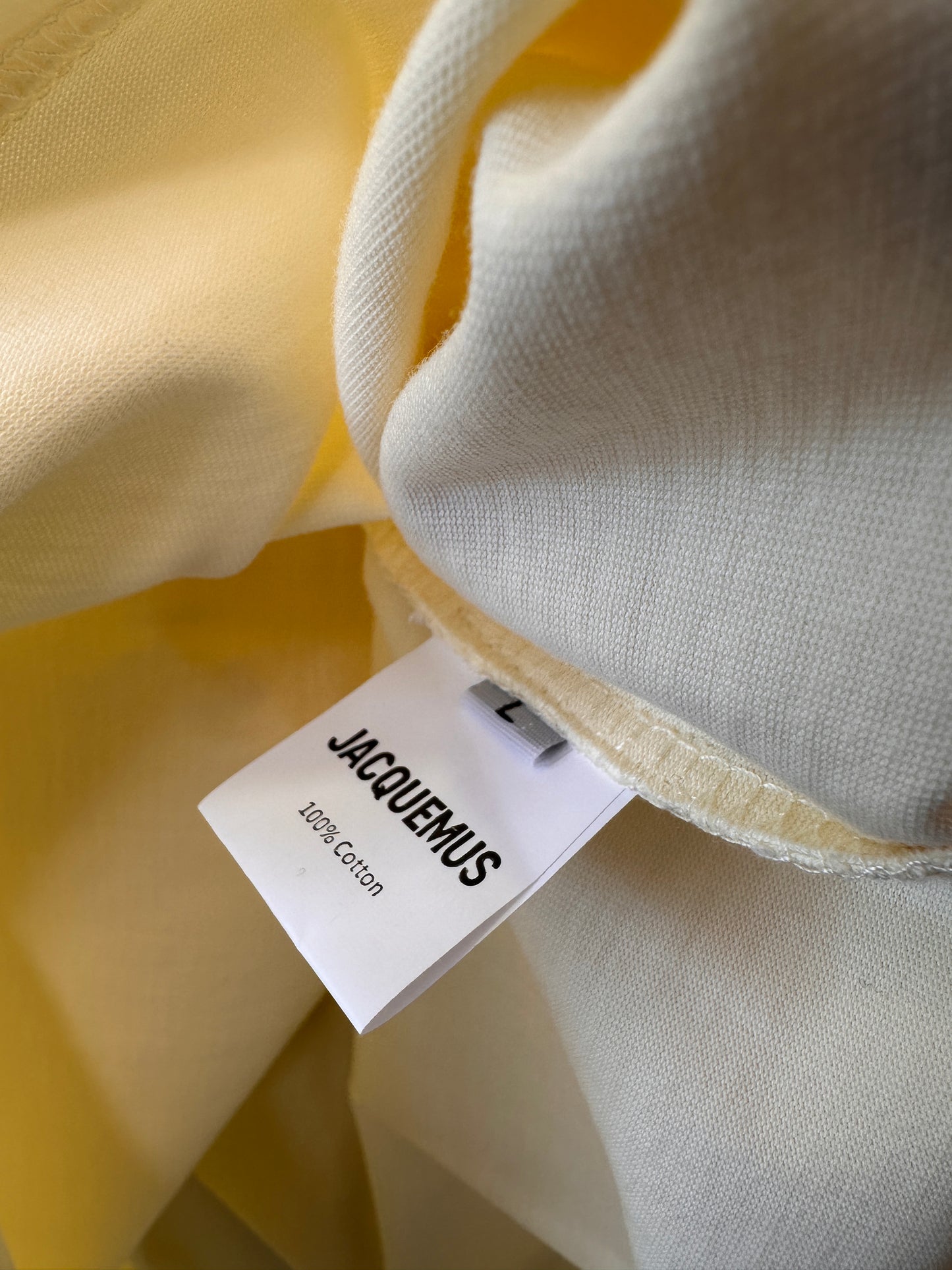 Camiseta clássica com patch do logotipo Jacquemus - amarelo claro