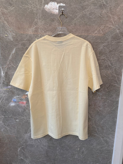 Camiseta clássica com patch do logotipo Jacquemus - amarelo claro