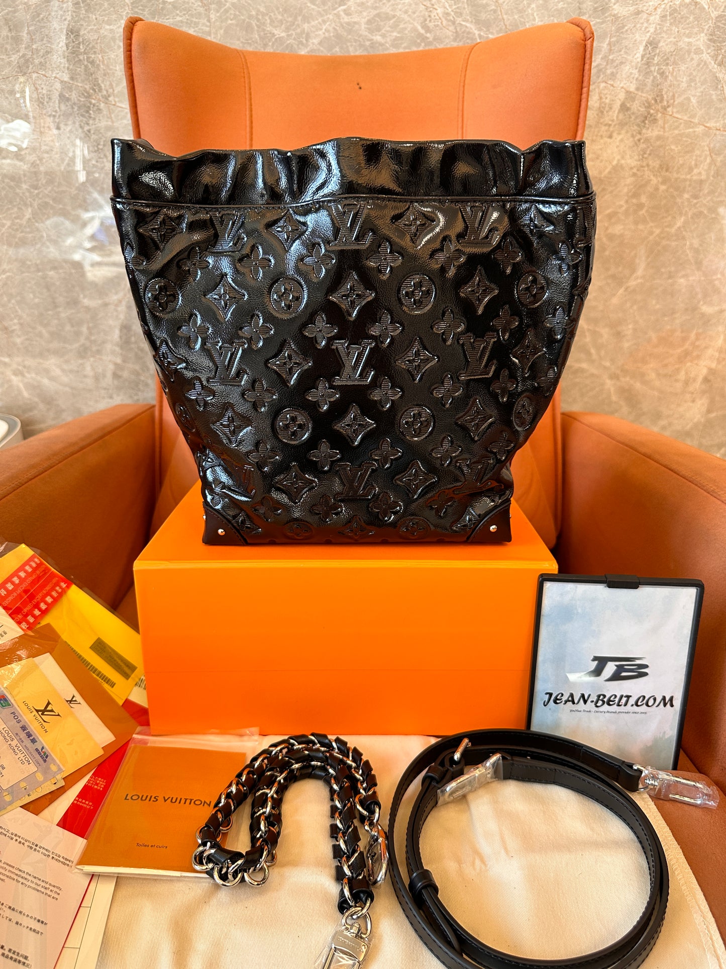 Bolso tote Louis Vuitton de charol negro de edición limitada