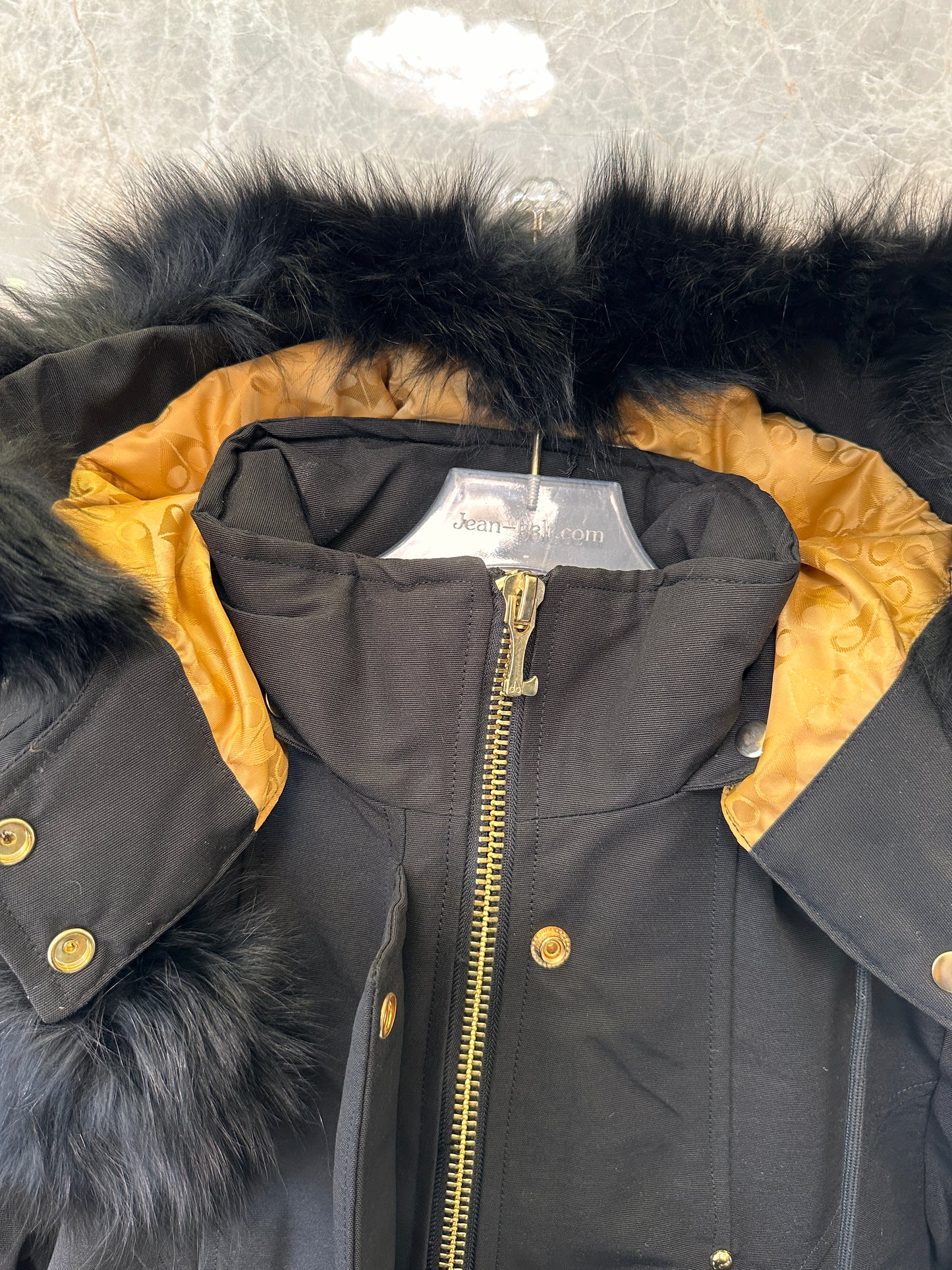 Parka Moose Knuckles série dourada – jaqueta preta de plumas