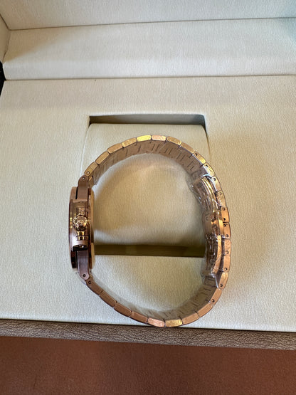 Patek Philippe Nautilus 7118/1R-001 Relógio Automático – Ouro Rosa com Mostrador Branco Texturizado
