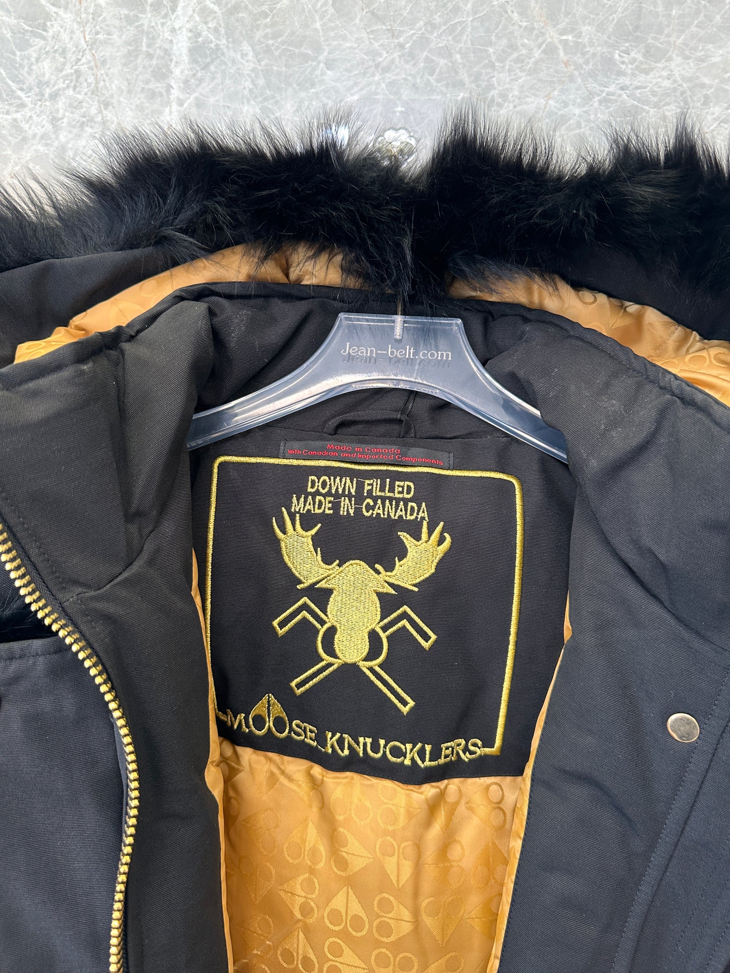 Parka Moose Knuckles série dourada – jaqueta preta de plumas