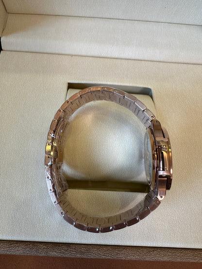 Patek Philippe Nautilus 7118/1R-001 Relógio Automático – Ouro Rosa com Mostrador Branco Texturizado