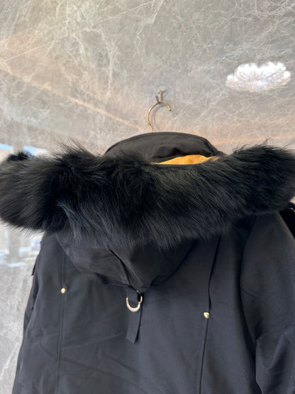 Parka Moose Knuckles série dourada – jaqueta preta de plumas