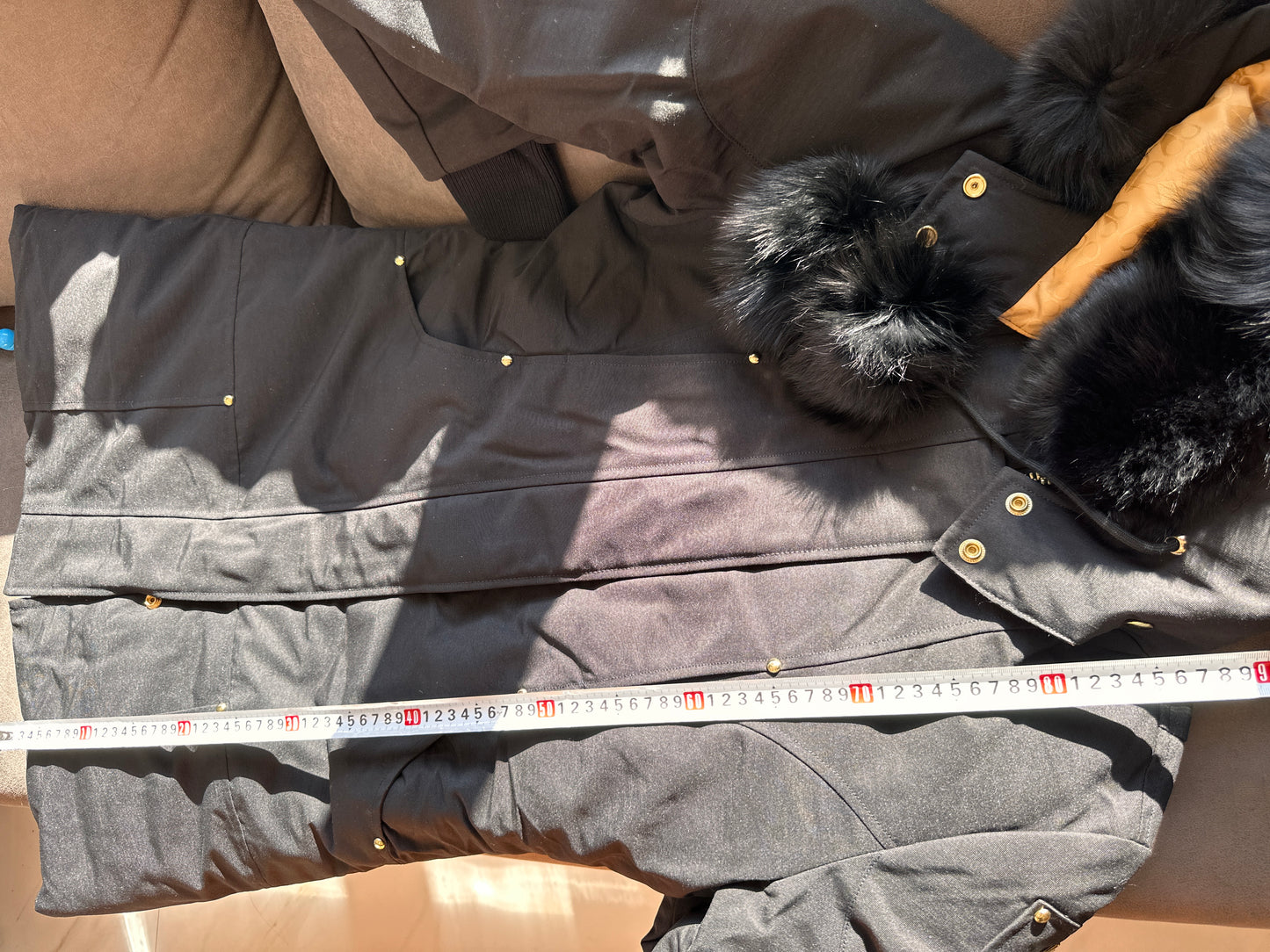 Parka Moose Knuckles série dourada – jaqueta preta de plumas