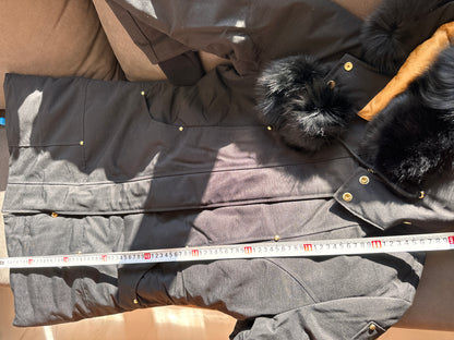 Parka Moose Knuckles série dourada – jaqueta preta de plumas