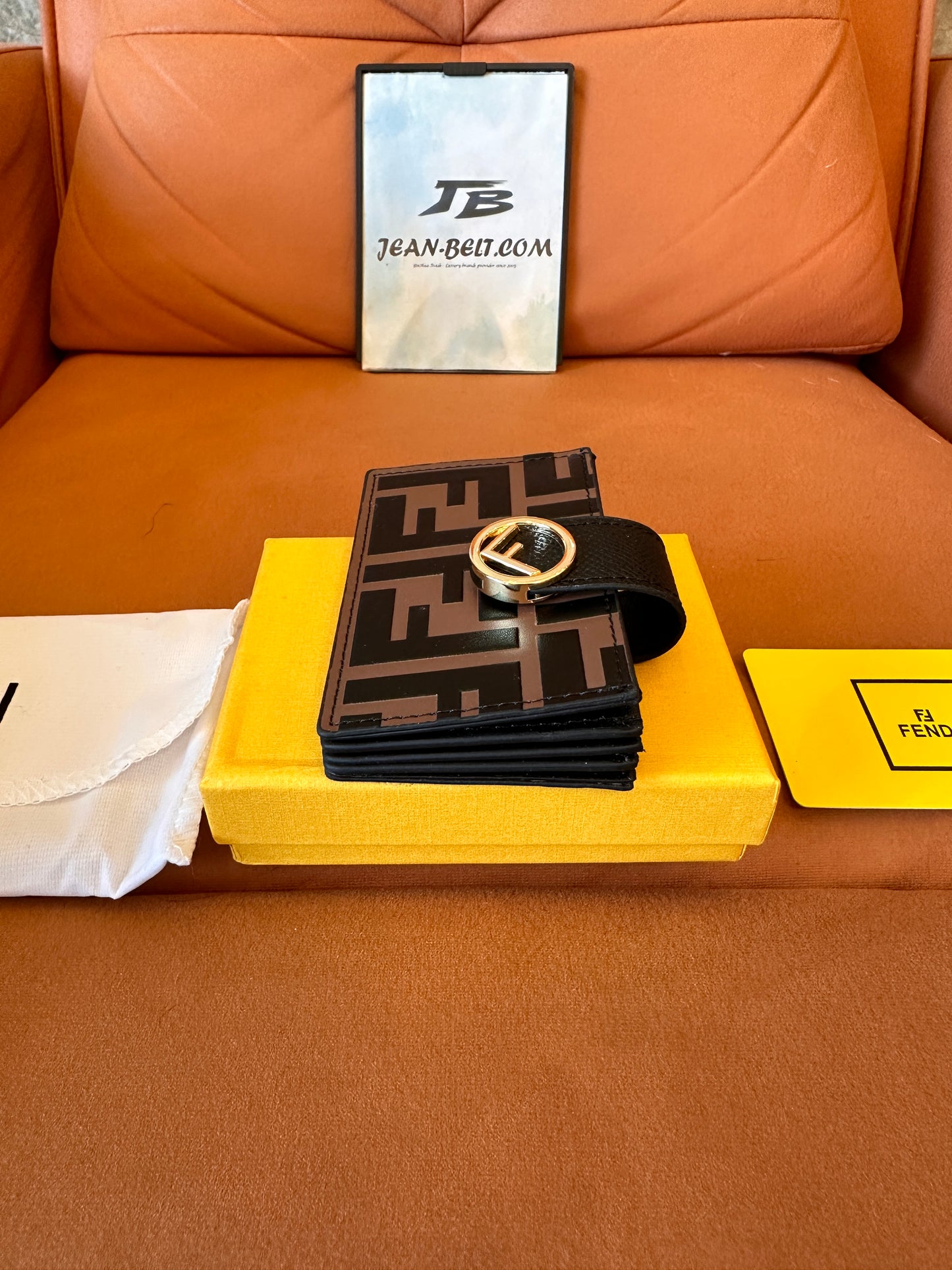 Porta-cartões Fendi FF com monograma e logotipo dourado