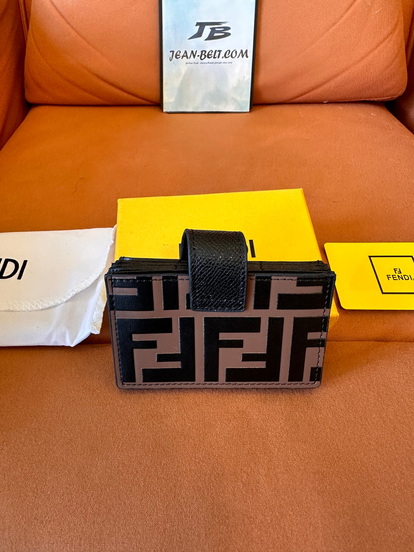 Porta-cartões Fendi FF com monograma e logotipo dourado