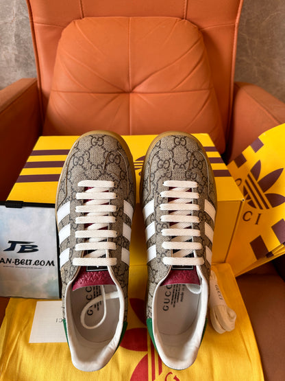 Tênis Gucci x Adidas Gazelle