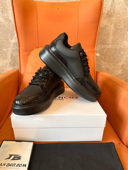 Zapatillas Givenchy de piel negra con detalle de piel de serpiente y suela de plataforma