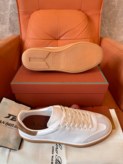 Tênis Loro Piana de couro branco com camurça