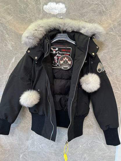 Blusão Moose Knuckles Stirling Bomber Preto com Pelo