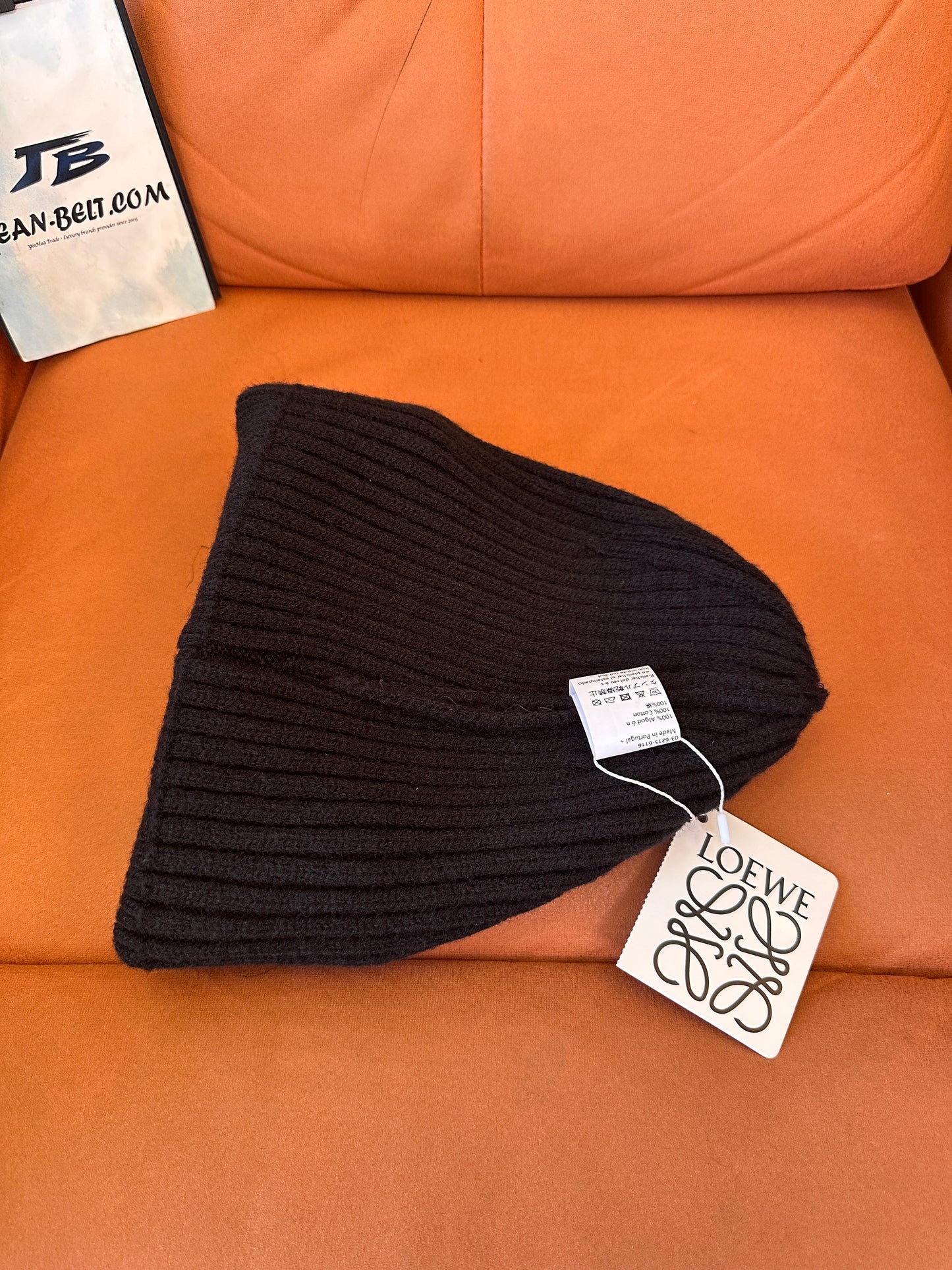 Gorro de punto negro de Loewe con logotipo plateado