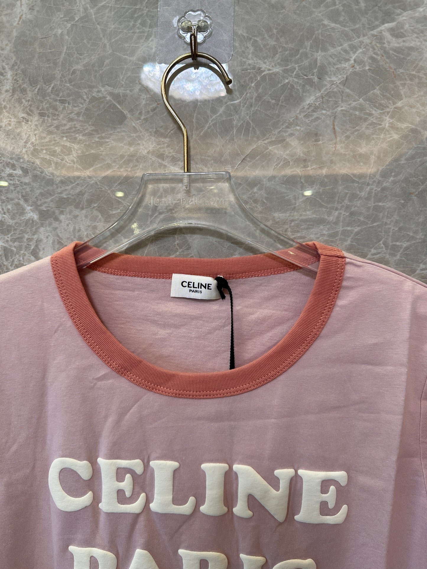 T-shirt Celine Paris de Inspiração Vintage - Cor-de-rosa