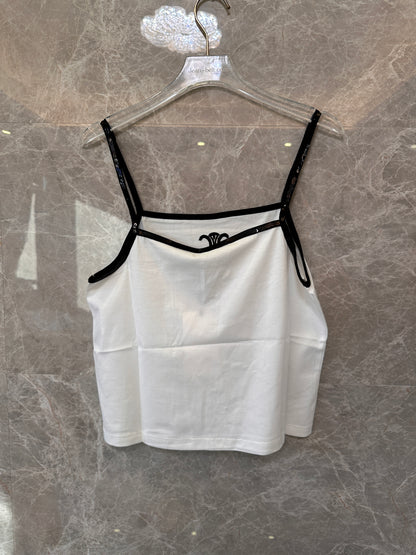 Camisola blanca de Celine Paris con ribete de lentejuelas negras