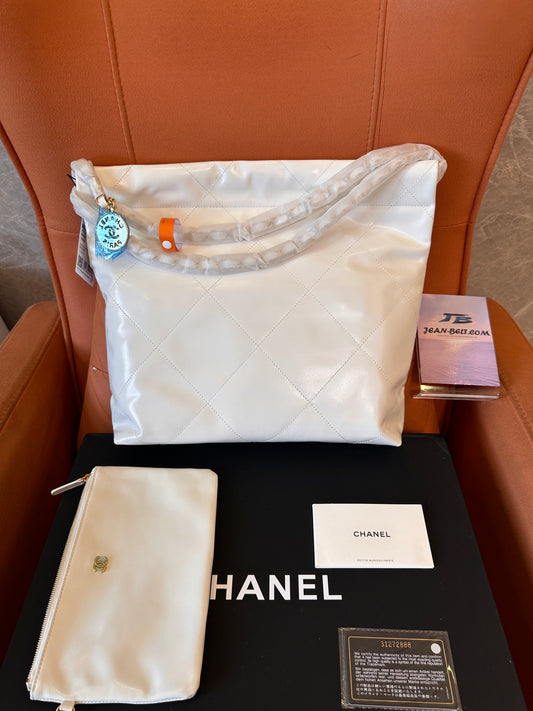 Chanel White Quilted Tote Bag – Luxury Patent Leather Shopping Bag