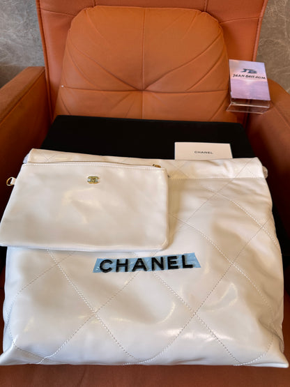 Chanel White Quilted Tote Bag – Luxury Patent Leather Shopping Bag