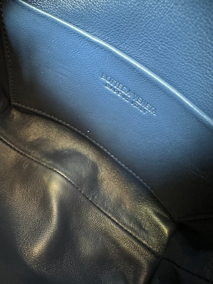Mala a Tiracolo Mini Intrecciato Bottega Veneta em Pele Azul-Escuro