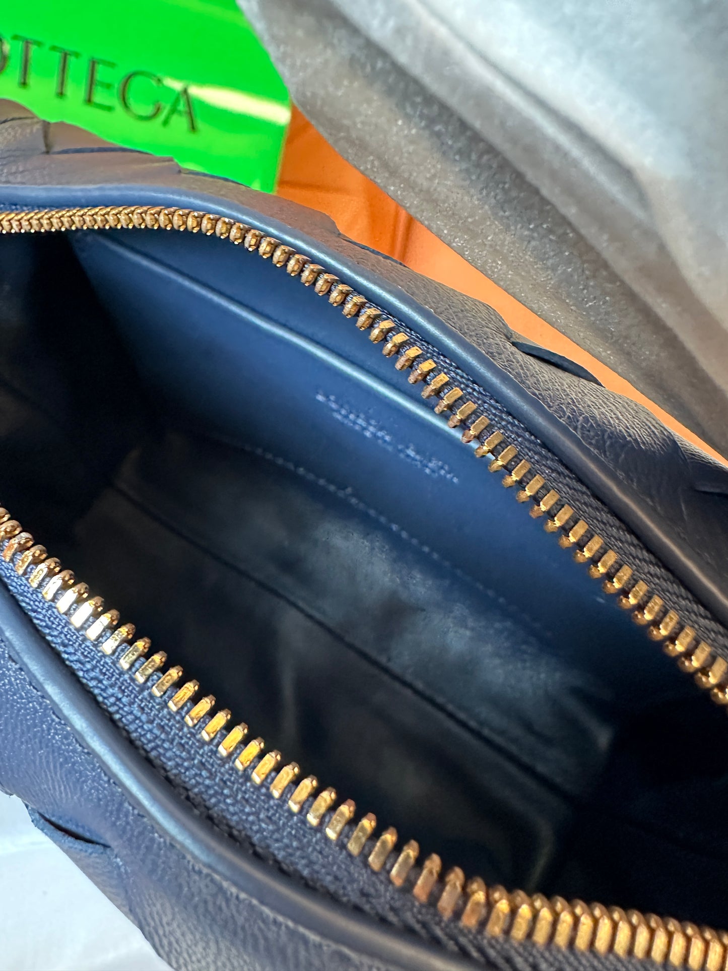 Mala a Tiracolo Mini Intrecciato Bottega Veneta em Pele Azul-Escuro