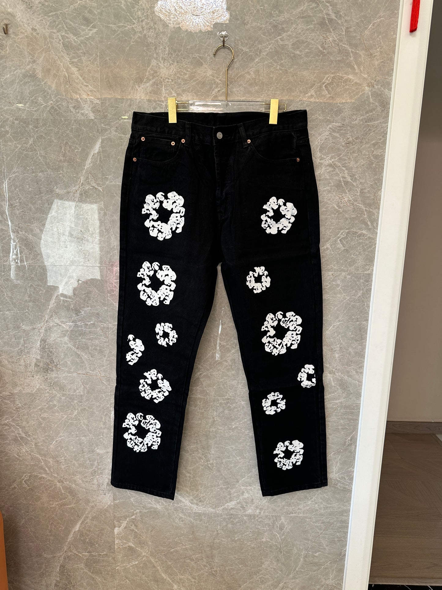 Levi’s × Denim Tears 501 Black Cotton Wreath Printed Jeans