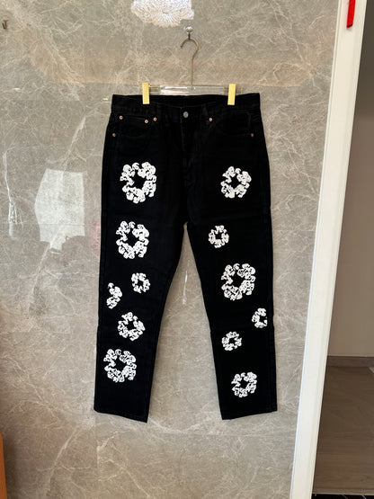 Levi’s × Denim Tears 501 Black Cotton Wreath Printed Jeans