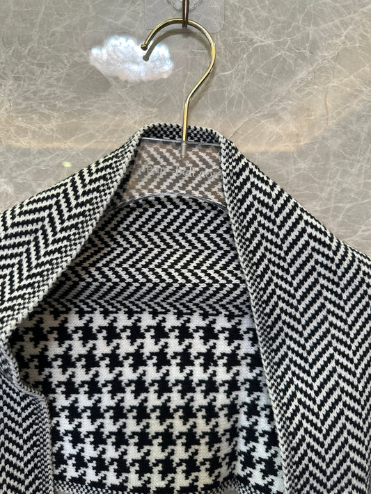 Chanel Black & White Houndstooth Chevron Wool Scarf