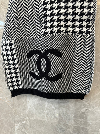 Chanel Black & White Houndstooth Chevron Wool Scarf
