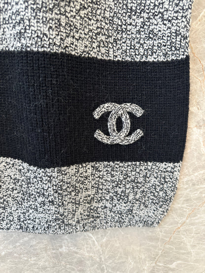 Chanel CC Wool Blend Knit Scarf – Black & White