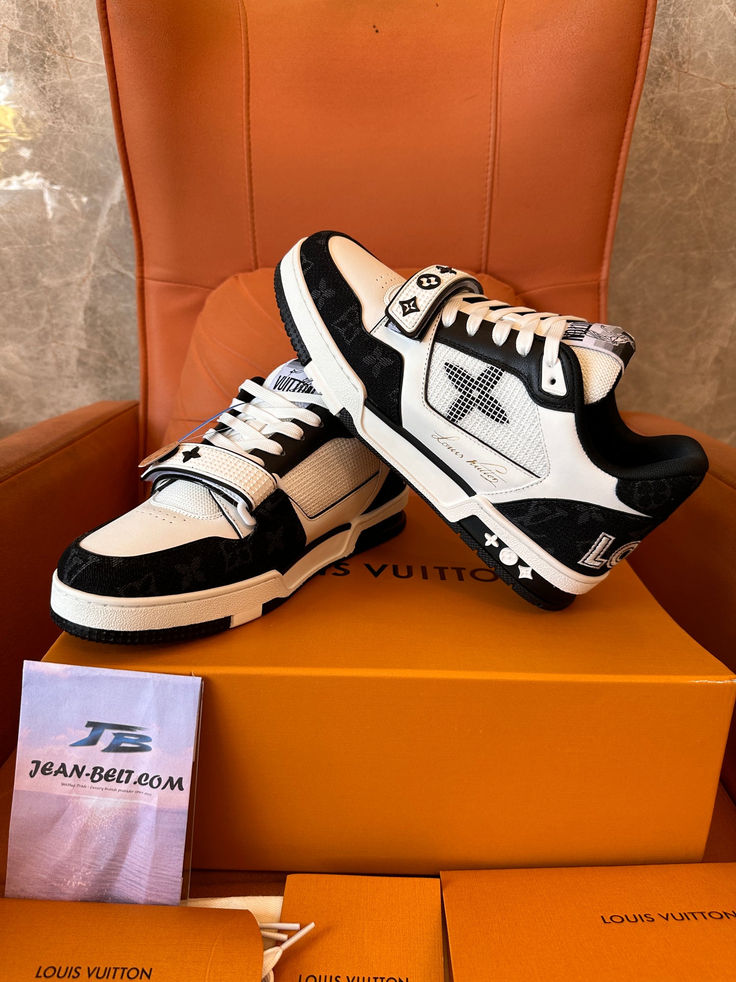 Zapatillas deportivas con monograma LV Trainer de Louis Vuitton