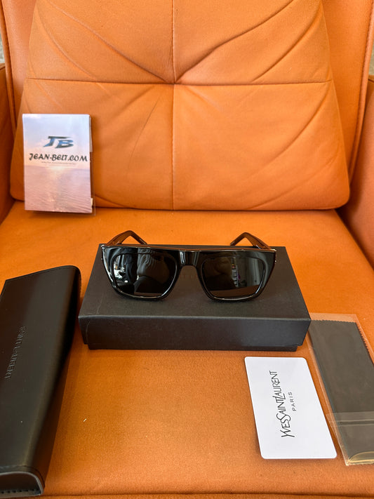 Óculos de Sol Quadrados Pretos SLM31 da Saint Laurent