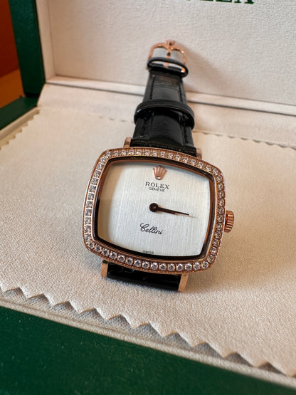 Reloj Rolex Cellini de oro rosa con bisel de diamantes