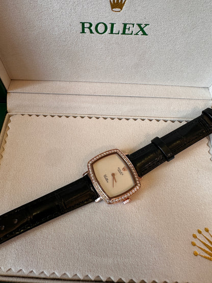 Reloj Rolex Cellini de oro rosa con bisel de diamantes