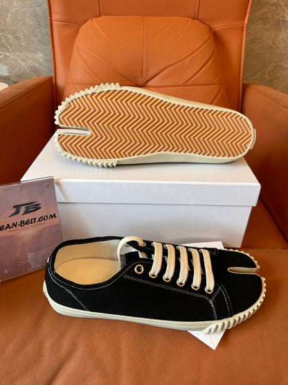 Maison Margiela Tabi Split-Toe Canvas Sneakers