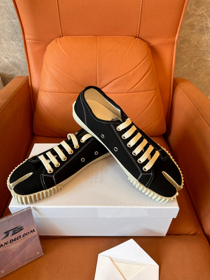 Maison Margiela Tabi Split-Toe Canvas Sneakers