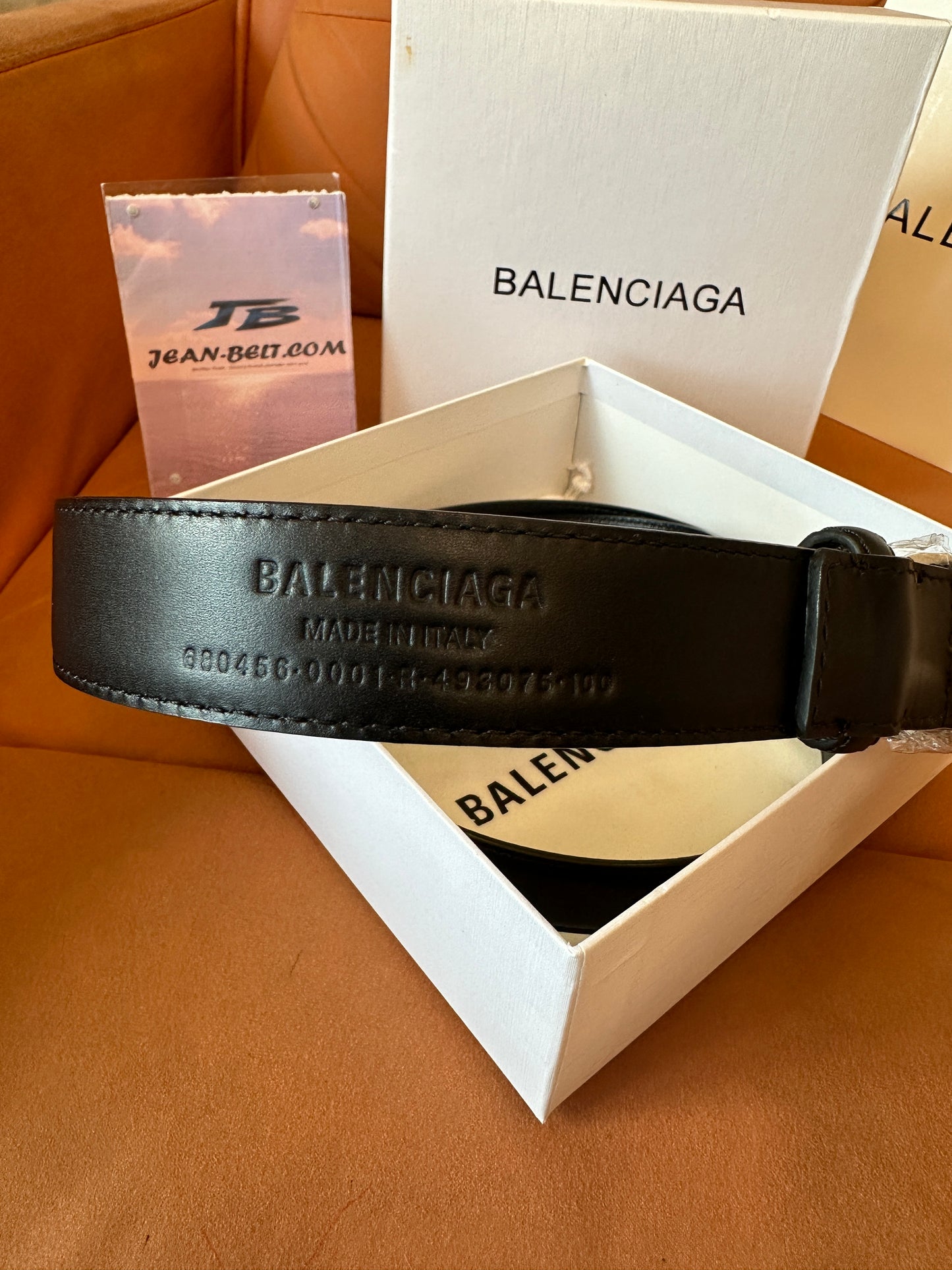 Cinto Balenciaga BB com Fivela – Pele de Novilho Preta com Ferragens Prateadas