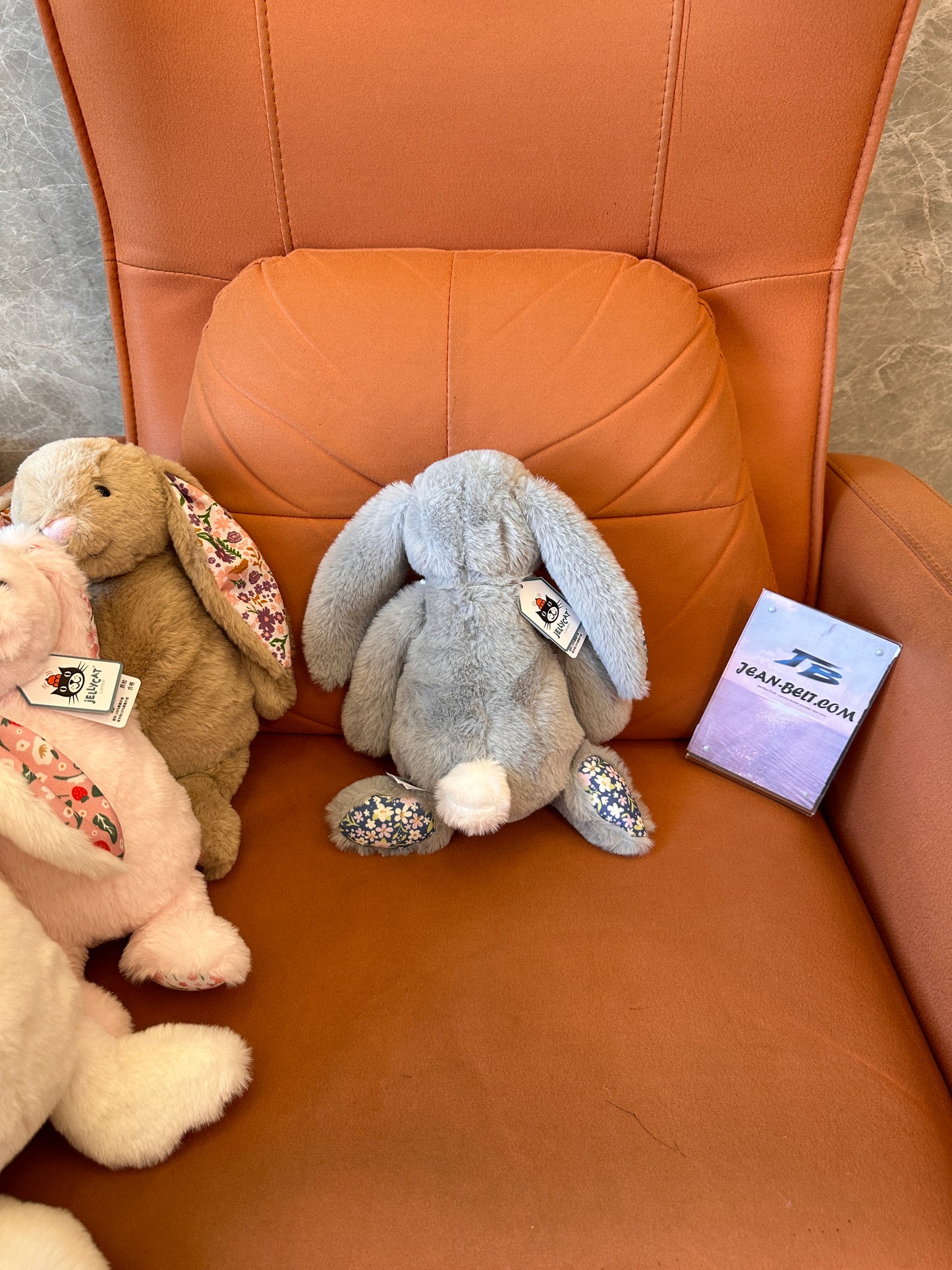 Jellycat Blossom Bunny Peluche – Coelha Macia com Orelhas Florais