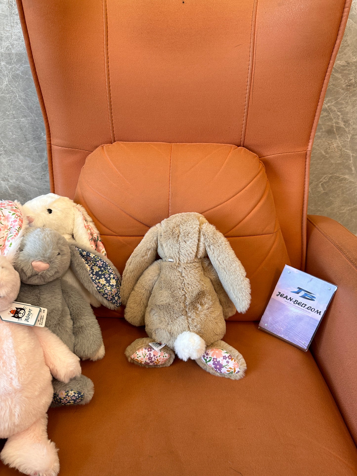 Jellycat Blossom Bunny Peluche – Coelha Macia com Orelhas Florais