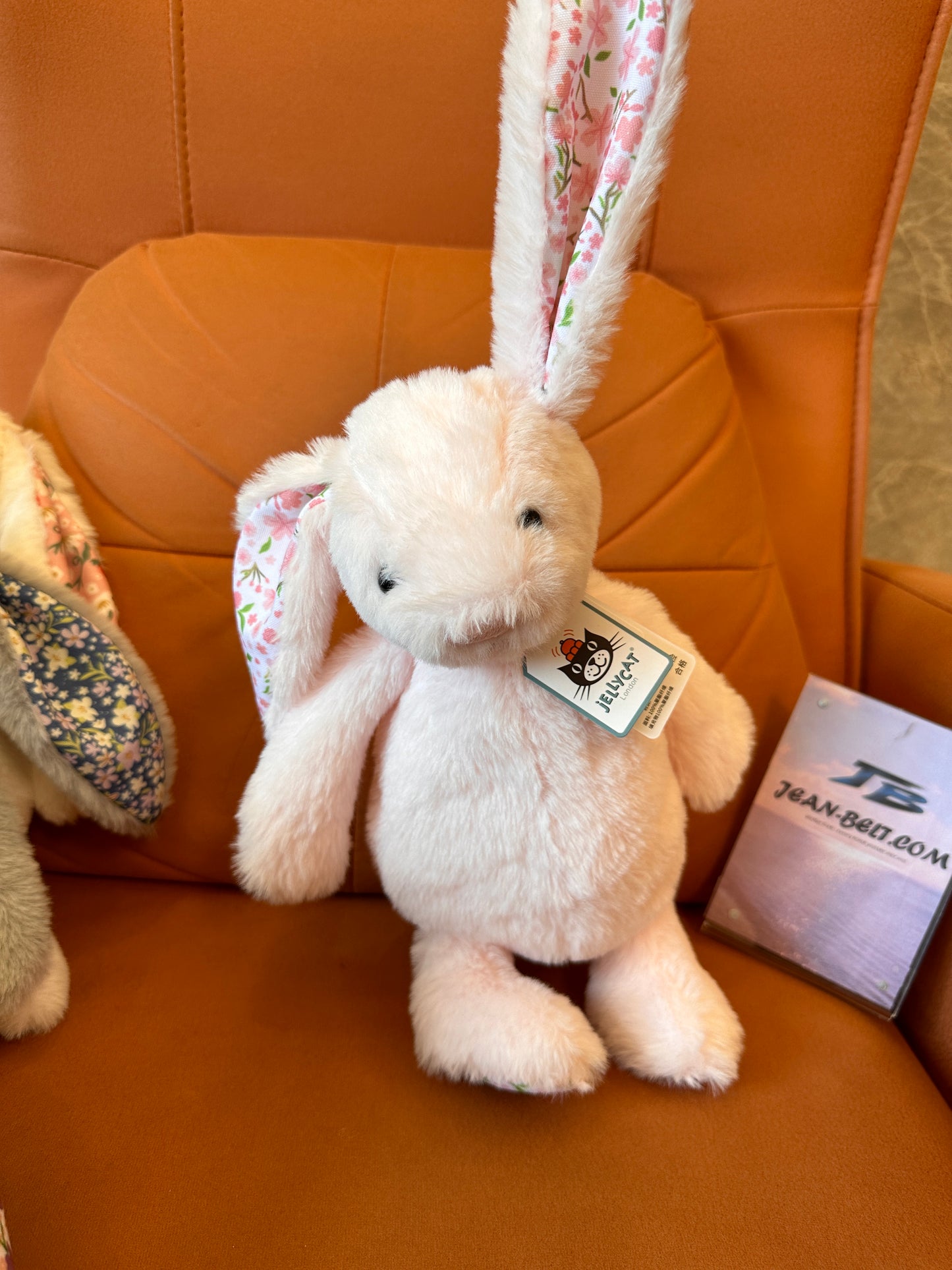 Jellycat Blossom Bunny Peluche – Coelha Macia com Orelhas Florais