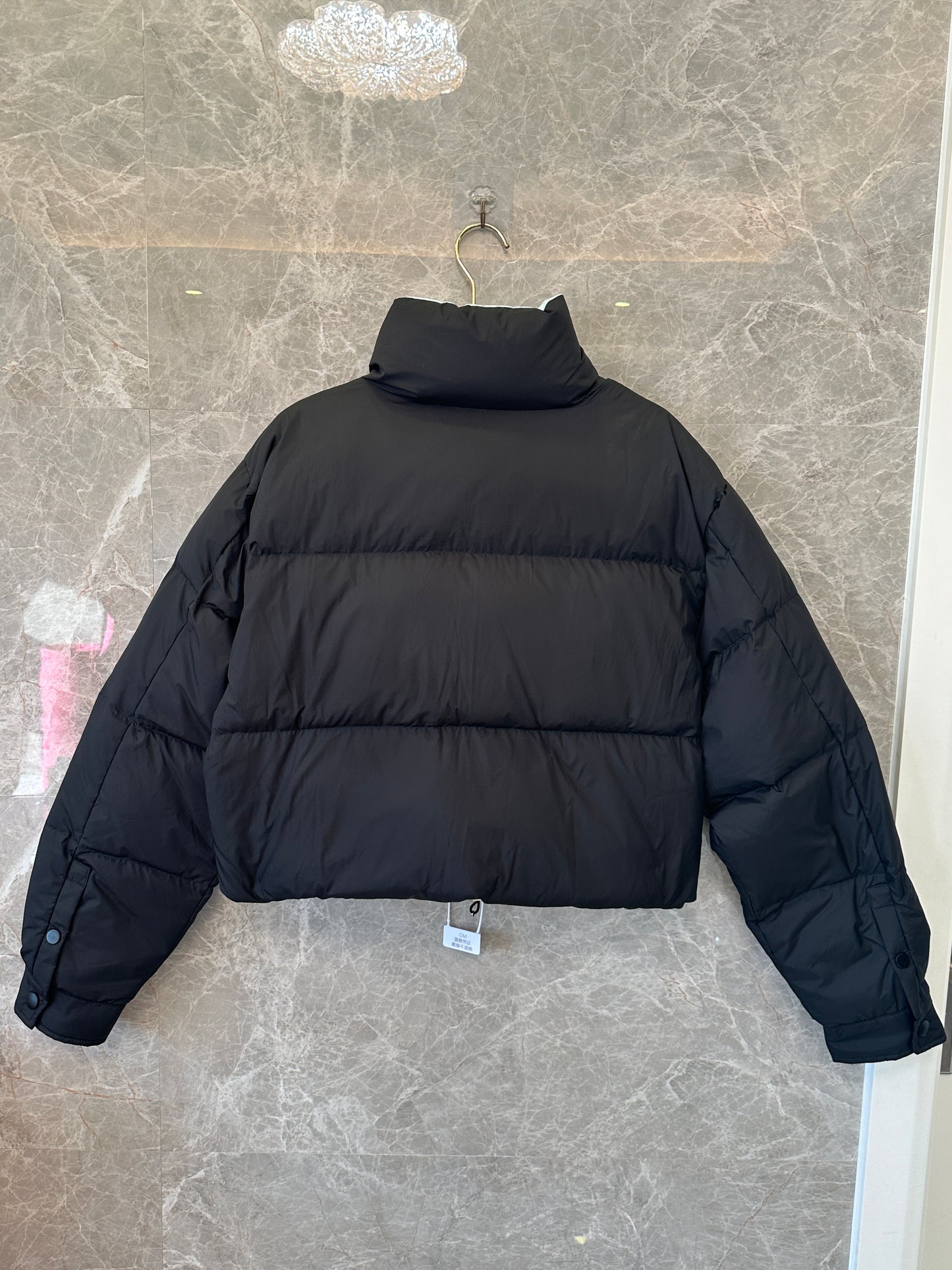 Casaco Curto de Penas Re-Nylon Prada Preto e Azul-Claro