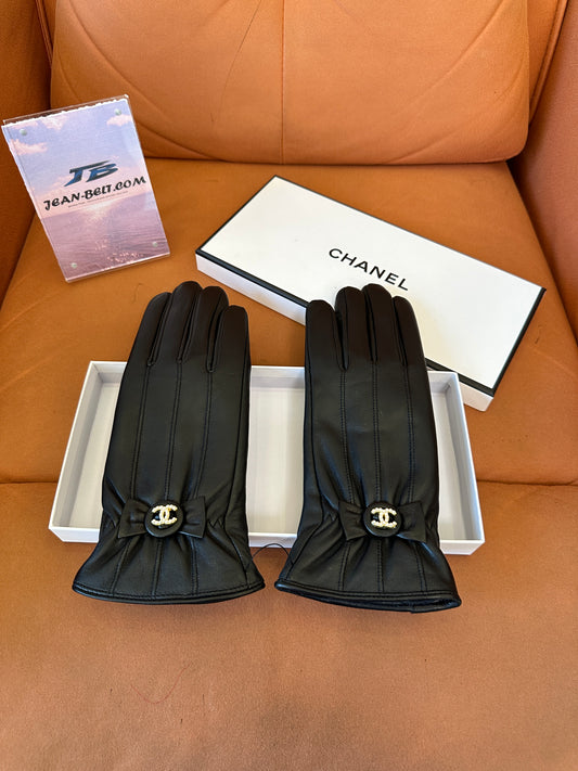 Chanel Black Lambskin Gloves with Bow CC Logo and Plush Fleece Lining