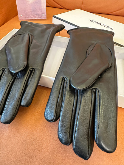 Chanel Black Lambskin Gloves with Bow CC Logo and Plush Fleece Lining