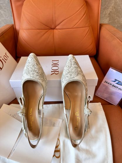 Christian Dior Embroidered Bow Slingback Heels – Ivory